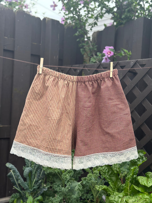 Red Gingham/Stripe Lace Shorts (L)