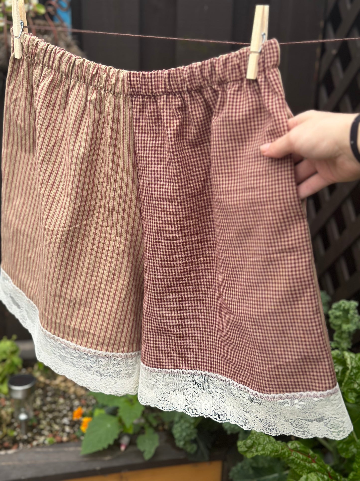 Red Gingham/Stripe Lace Shorts (L)