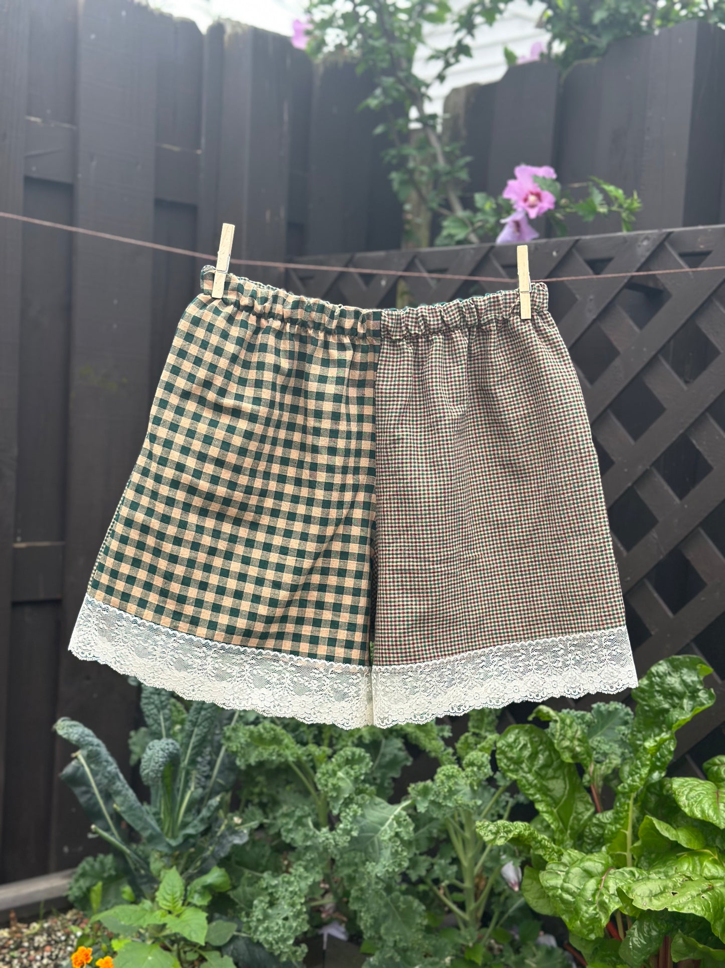 Green/Purple Plaid Lace Shorts (M)