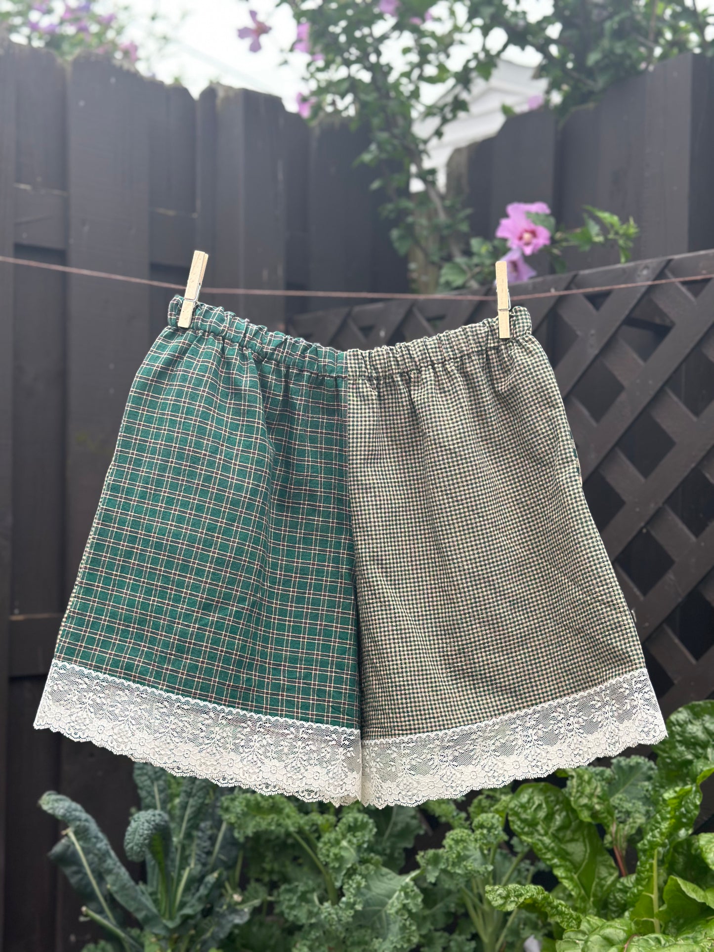 Green/Purple Plaid Lace Shorts (M)