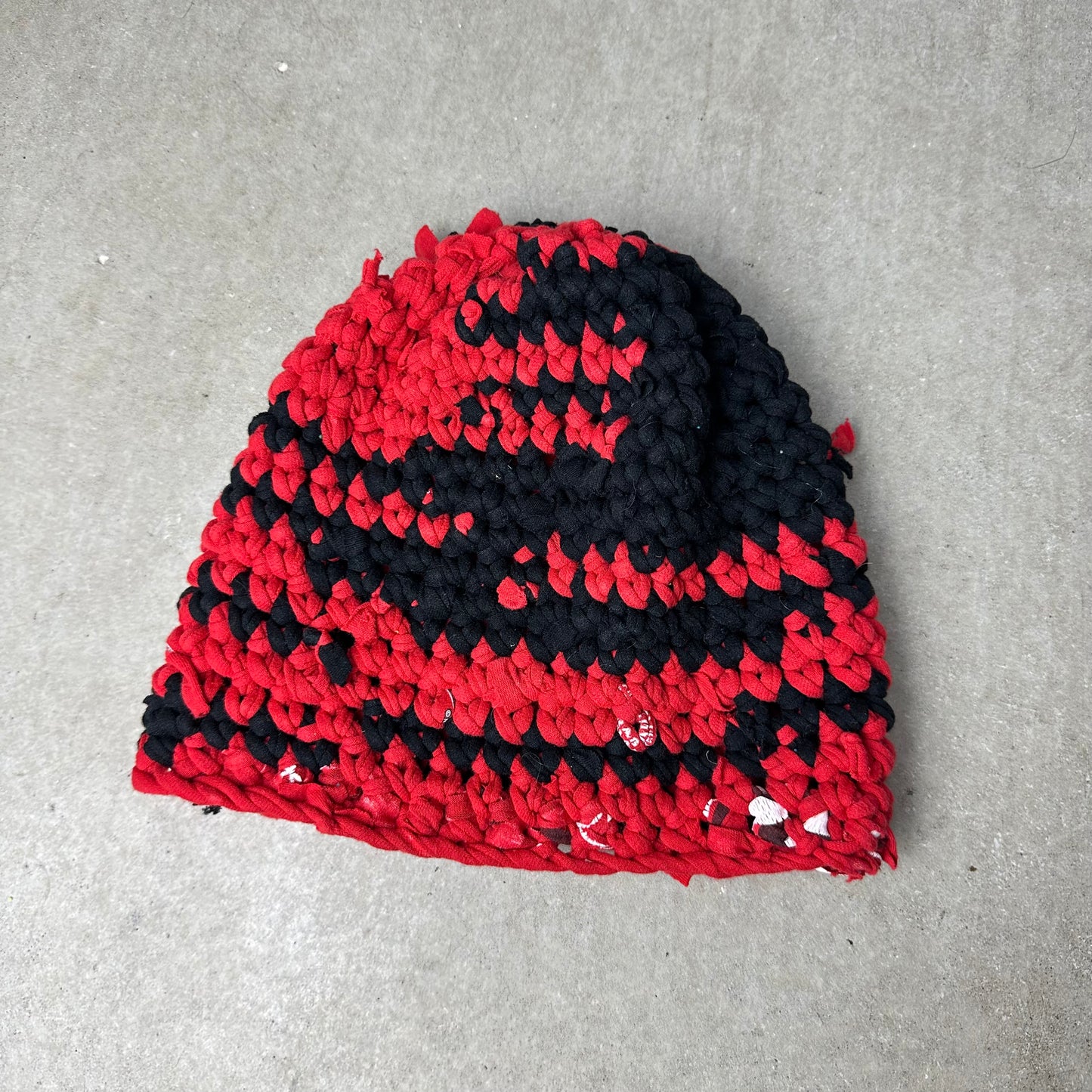 Red/Black Crochet Skullcap