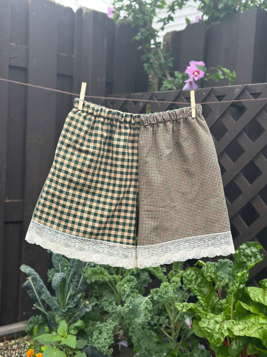 Green/Purple Plaid Lace Shorts (M)