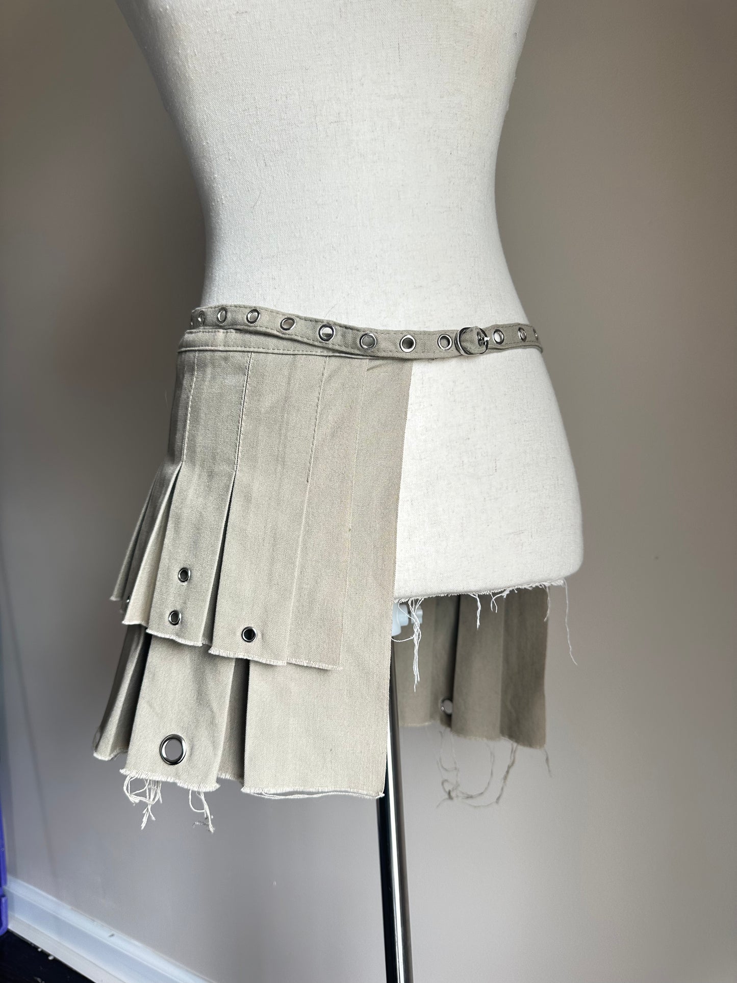 Pleated Skirt Belt