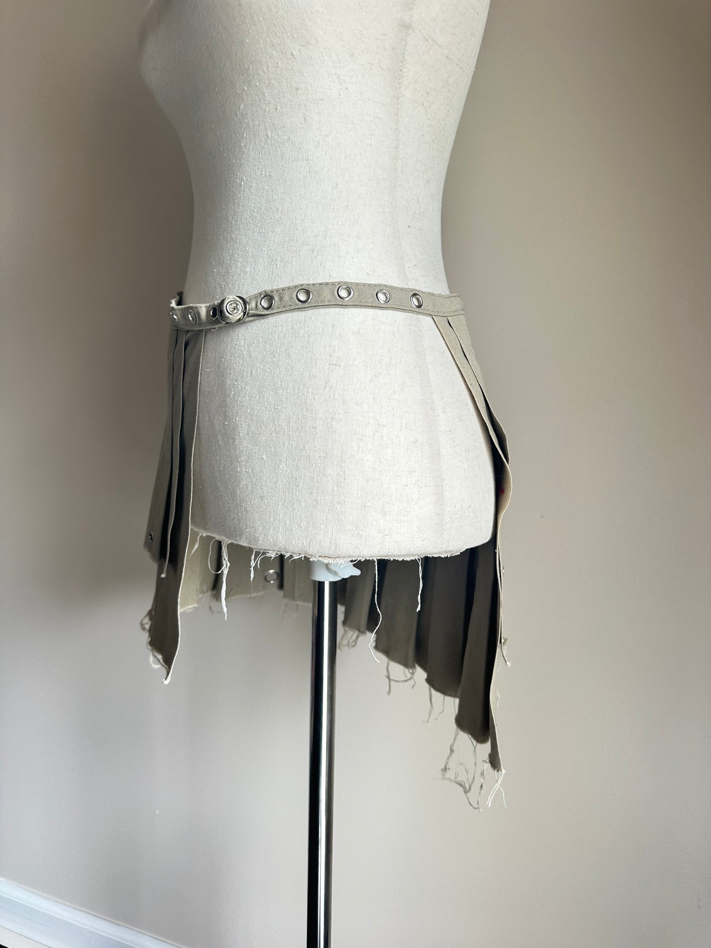 Pleated Skirt Belt