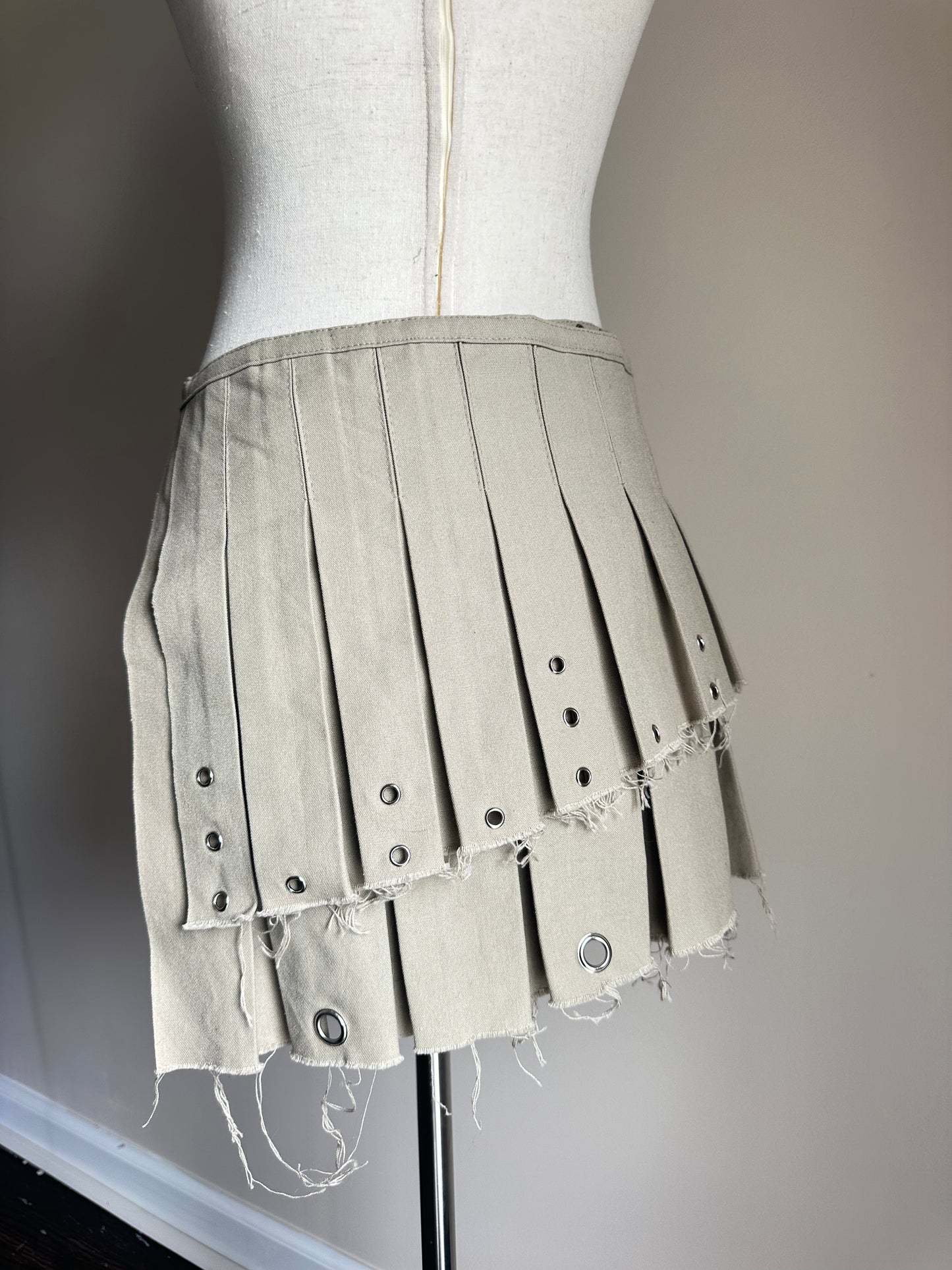 Pleated Skirt Belt