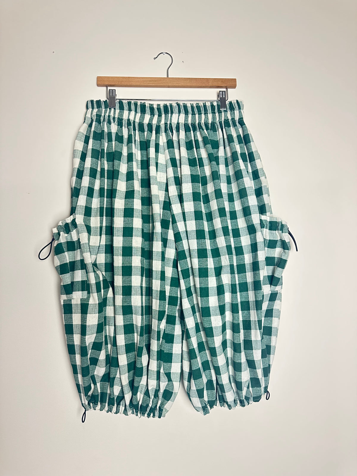 Cropped Parachute Cargo Pants (M-XL)